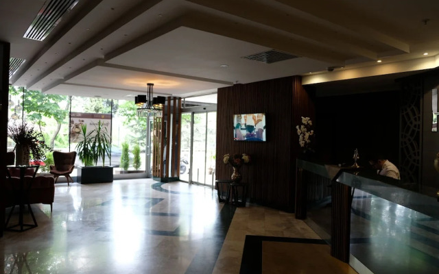 Royal Capital Hotel & Suites