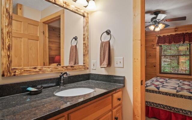 On Smoky Pond - 3 Br Cabin