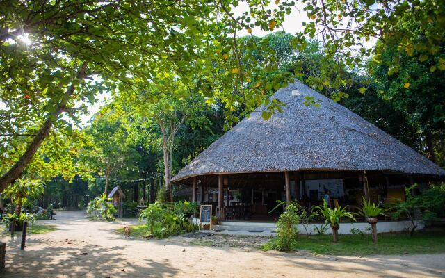 The Tropical Beach Resort