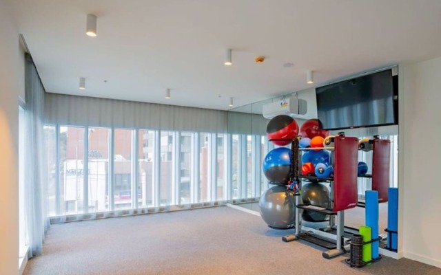 IFSTAYS Blackwood Service Apartment