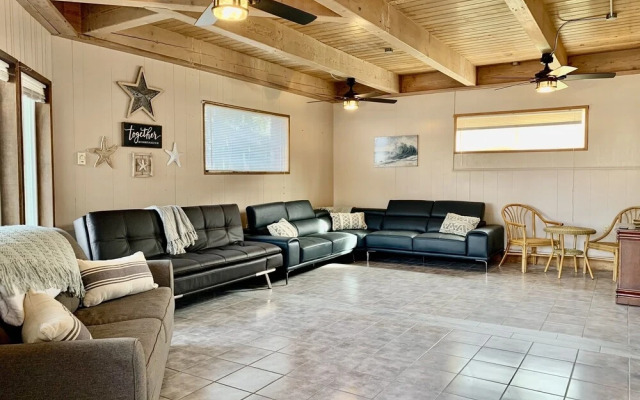 Breakers Boutique Inn