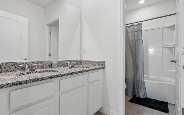 Solterra Villa With Screened Pool & Lake View