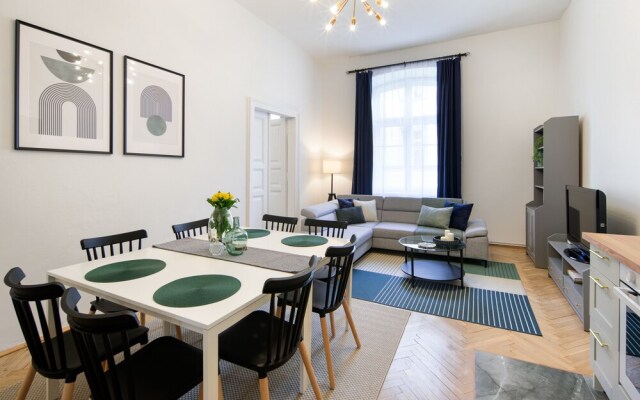 Wawelove Spacious 3 Bedroom Apartment