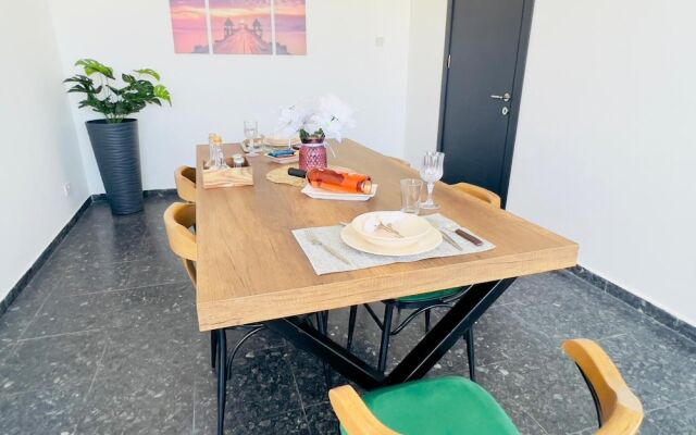 Cozy Sea View Retreat 1 min to Beach in Kyrenia