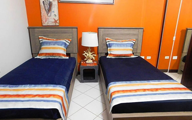 Coral Cove Marina Hotel