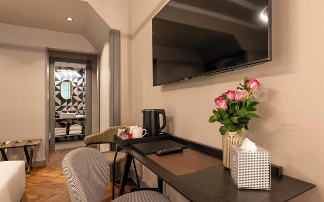 Loly Boutique Hotel