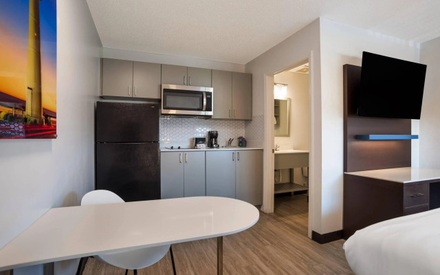 Suburban Studios Biloxi North Area