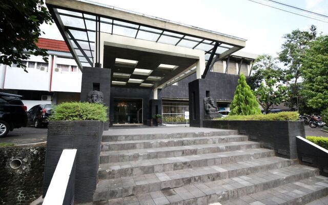 University Club Hotel UGM