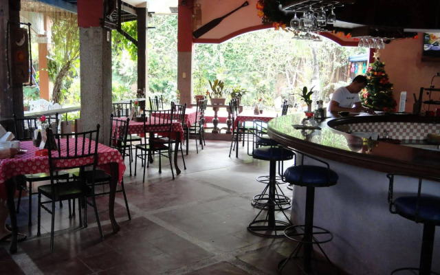 Marquis Hotel & Restaurant