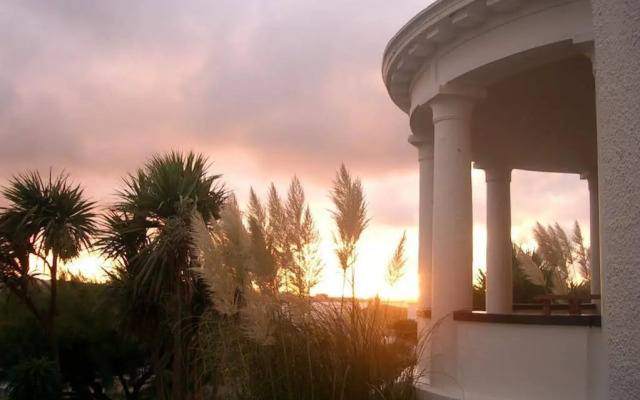 The Whipsiderry Hotel