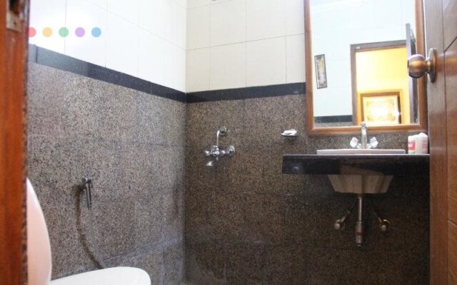 Vivek Hotel
