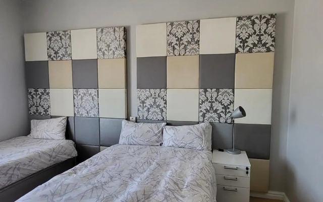 Shalimar Gardens Hotel