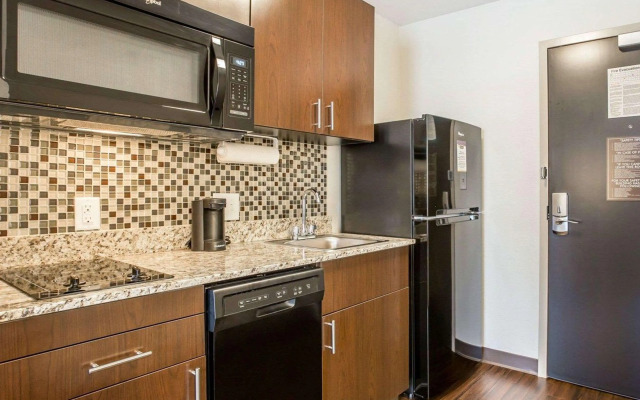 MainStay Suites Cartersville - Emerson Lake Point