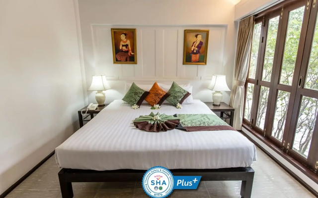 Baan Amphawa Resort & Spa