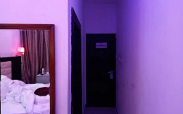 Time Oak Hotel and Suites Royale