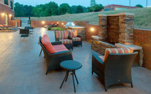Fairfield Inn & Suites by Marriott Charlotte Matthews