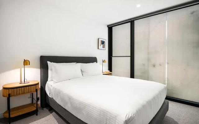 Stylish 3-bed Townhouse in Vibrant Fitzroy