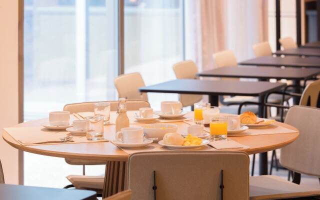 Hotel Acta the Clover