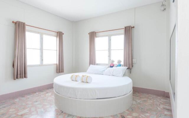 Chimphli Hotel
