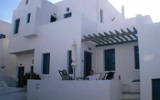 Oia’s Retreat