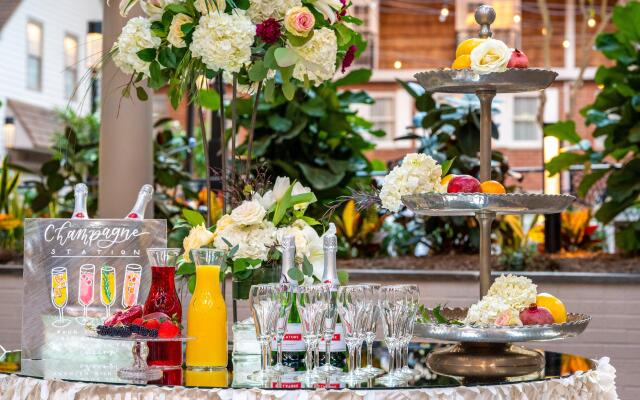 Crowne Plaza Albany - The Desmond Hotel by IHG