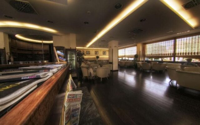 Hotel Lav