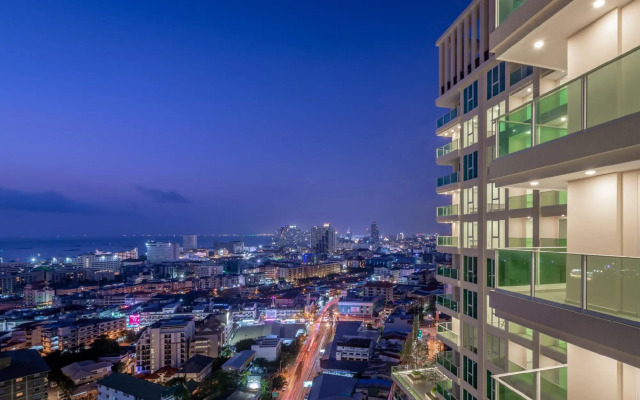 City Garden Tower Luxurious Condominium In The Center Of Pattaya