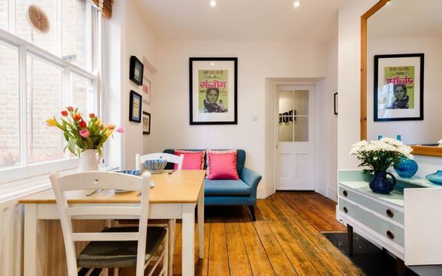 Urban Central London 2BR with Roof Terrace!