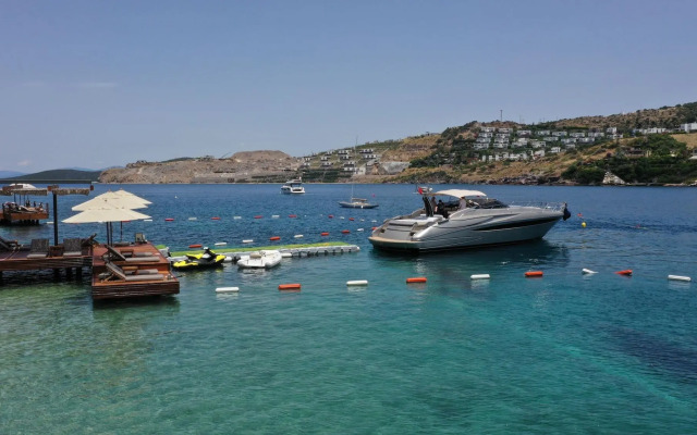 Mare Deluxe Residences & Villas