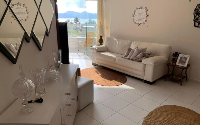 Apartamento em Caraguatatuba em Frente a Praia para 9 pessoas