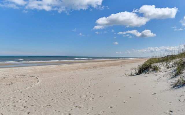 Fernandina Beach Townhome, Steps to Public Beach