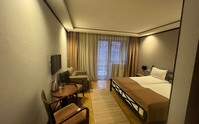 Отель Kirovi Tun