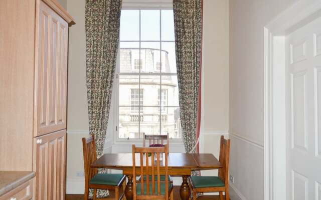 2 Bedroom Flat in Central Edinburgh