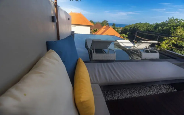 Samstiti Pool Suites Bingin Beach