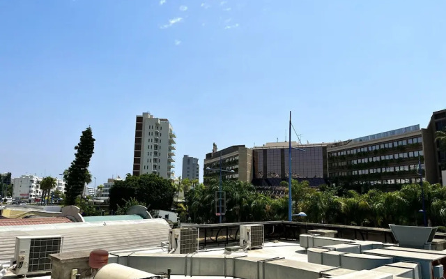 157 LIM - Stay Sunsea Studio