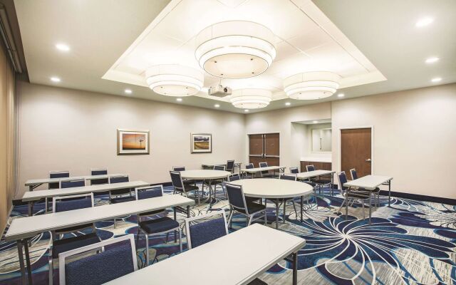 La Quinta Inn & Suites by Wyndham Wichita Northeast