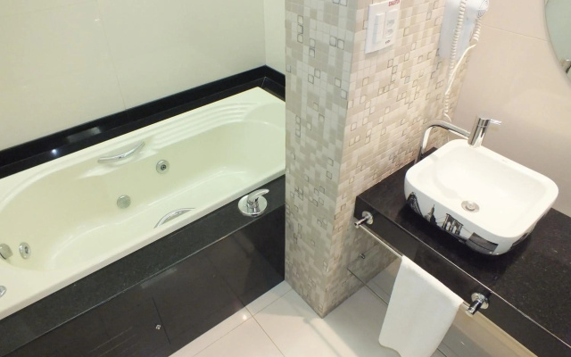 Jb Palace Hotel