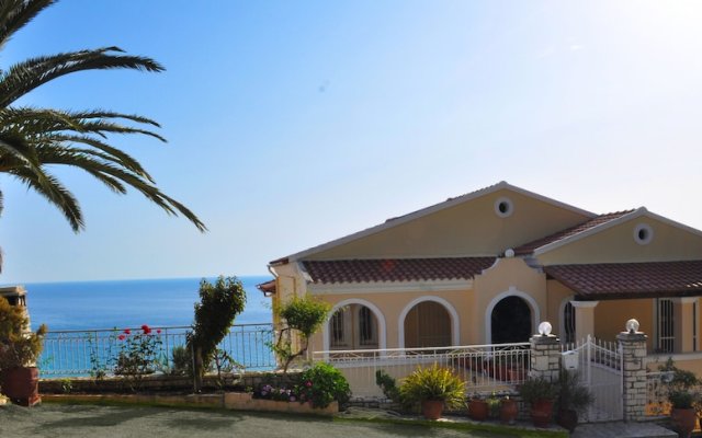 Studio Apartments Maria With Pool - Agios Gordios Beach
