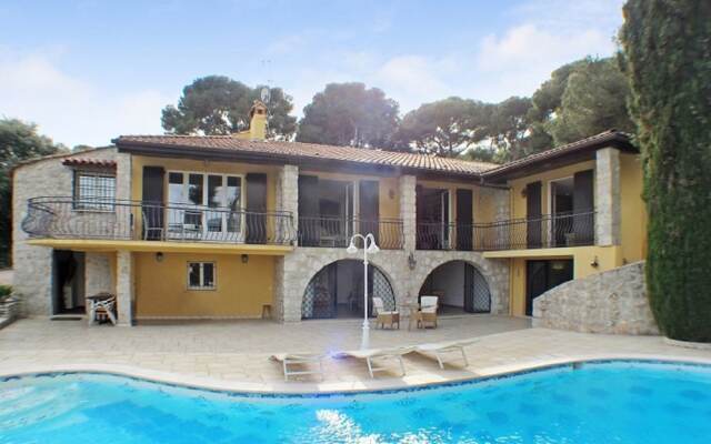 Grande Villa proche Monaco