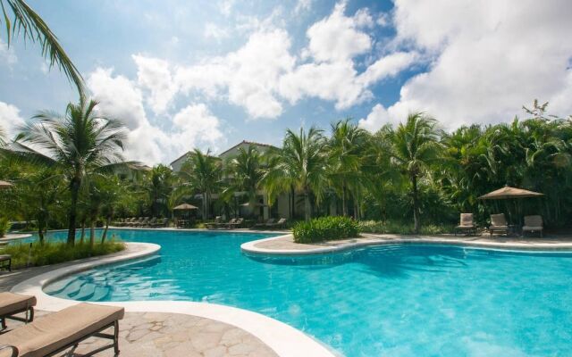 Classy artsy ocean-view unit near pool at Pacifico in Coco sleeps 6