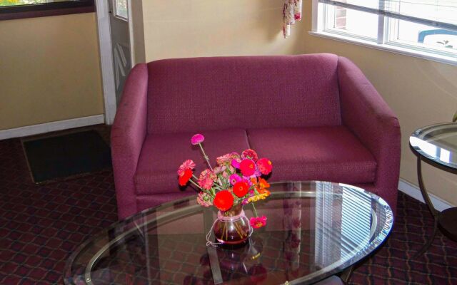 Deluxe Inn Georgetown