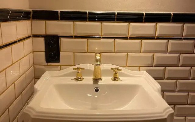 La Petite For t Art Deco Apartment in Brussels