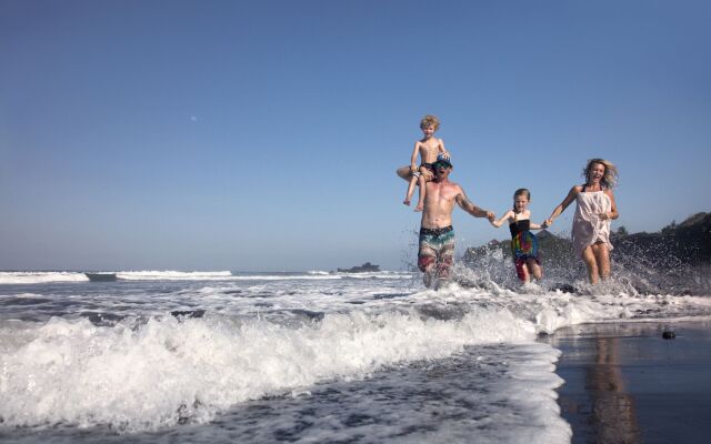 Pondok Pitaya Hotel, Surfing & Yoga
