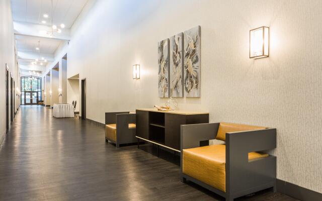 Holiday Inn Roanoke Airport – Conference CTR by IHG