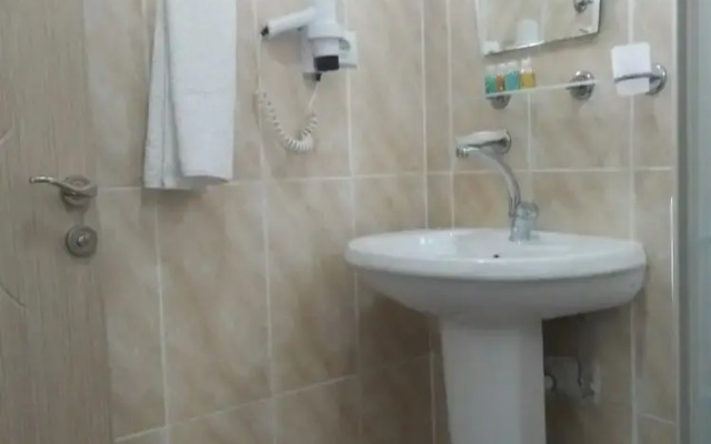 Gardenya Hotel