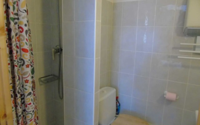 Lou Services Apartment CHAR8 LSI 001