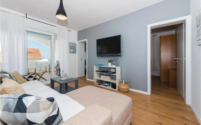 Five-Bedroom Holiday home Primosten with Sea view 06