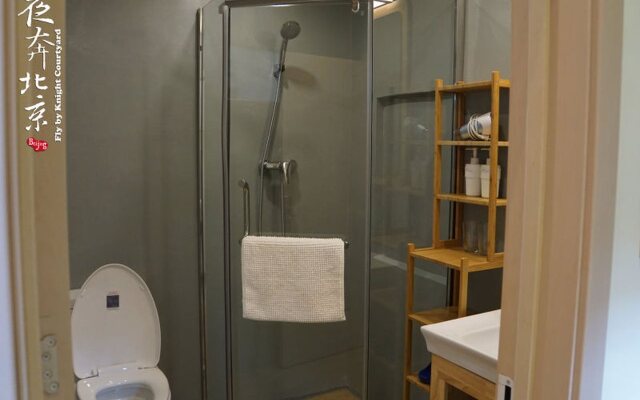 Fly By Knight Courtyard Hotel