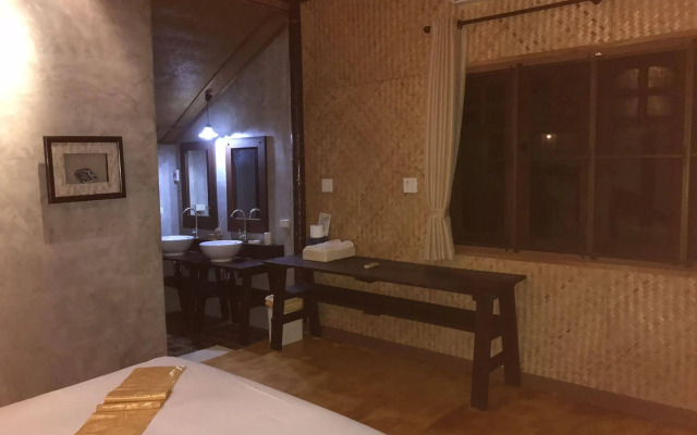 J2B Beach Bungalows