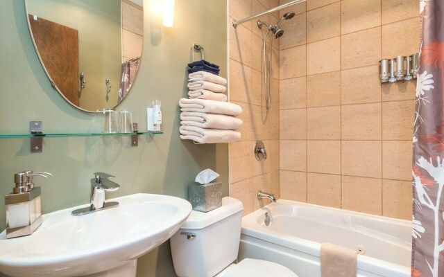 Inn At 2920